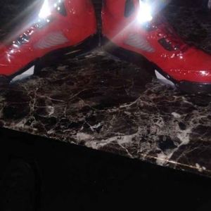 Used Retro Jordan 5 Raging 🐂 size 11.5